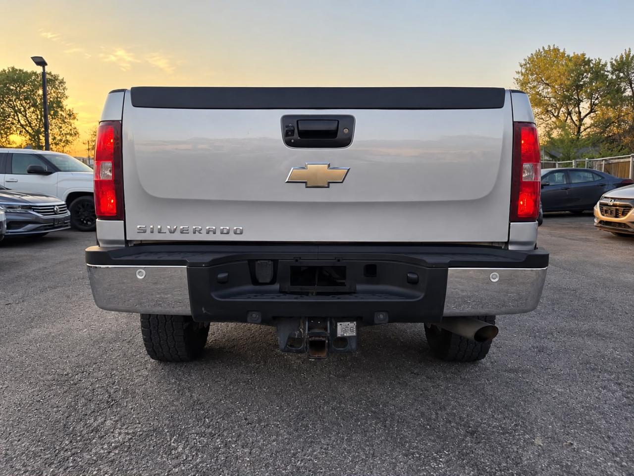 Chevrolet Silverado 2500HD LT Crew Cab 2WD 2011