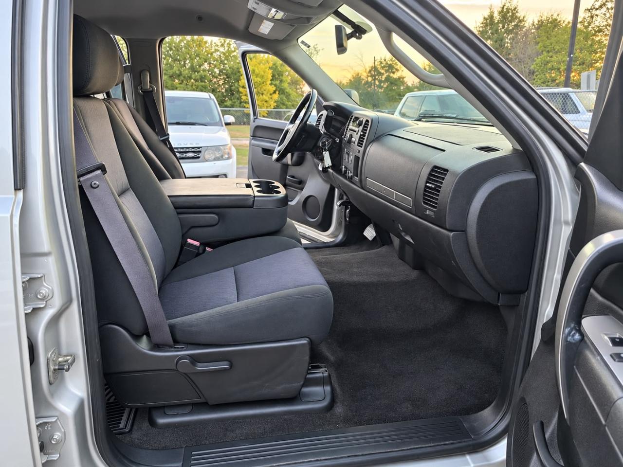 Chevrolet Silverado 2500HD LT Crew Cab 2WD 2011