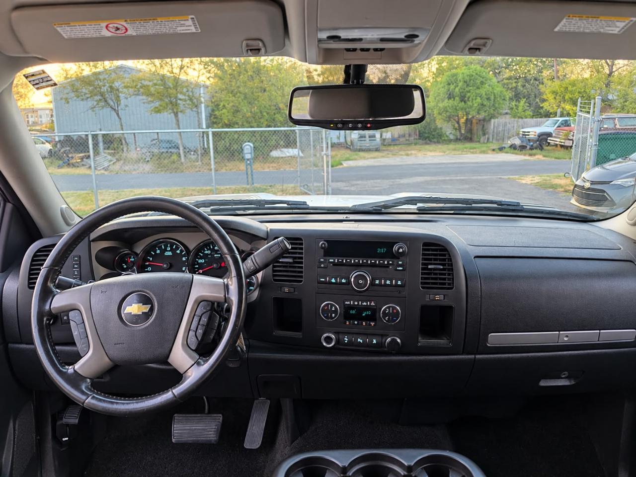 Chevrolet Silverado 2500HD LT Crew Cab 2WD 2011