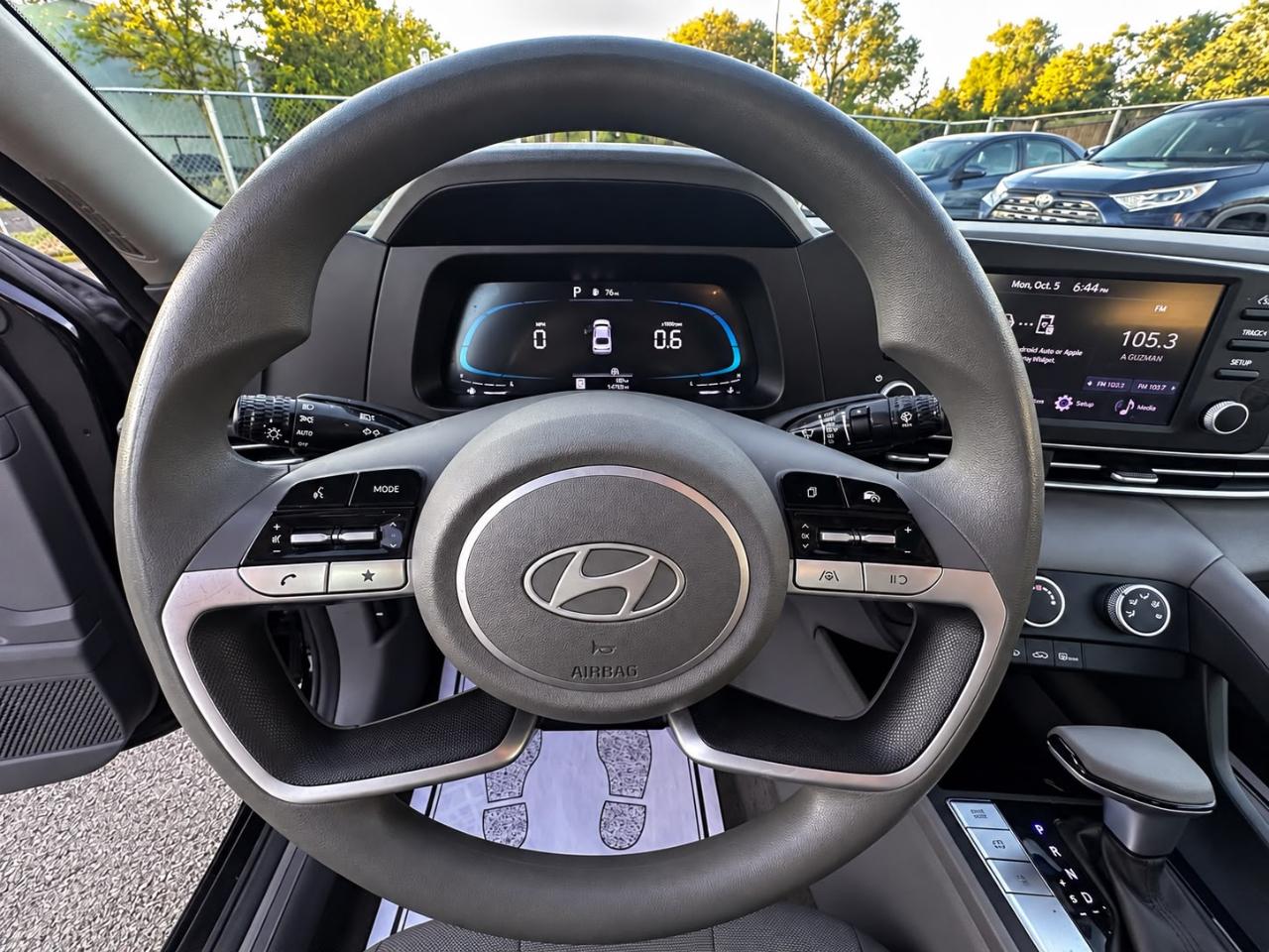 Hyundai Elantra SE 2024