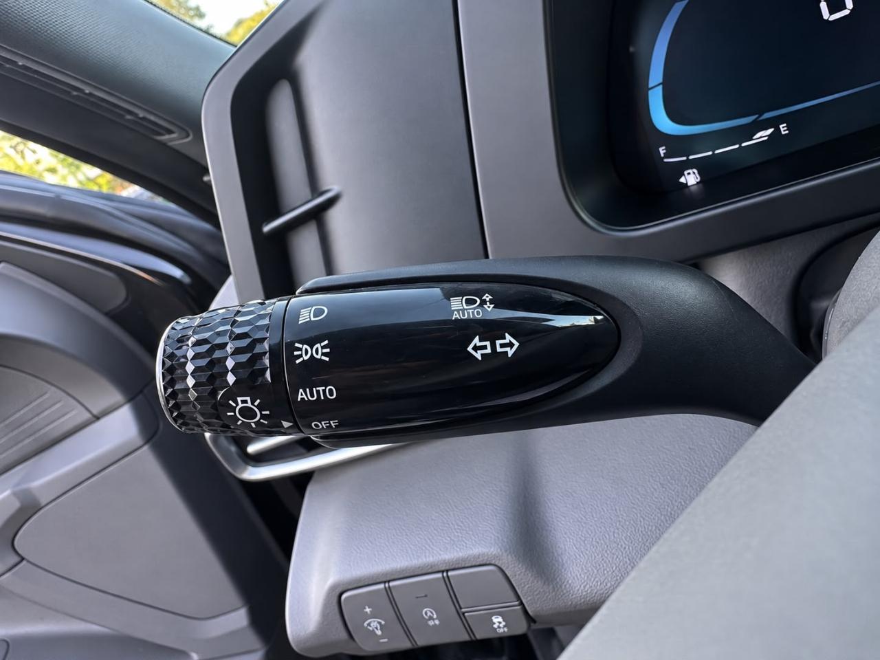 Hyundai Elantra SE 2024
