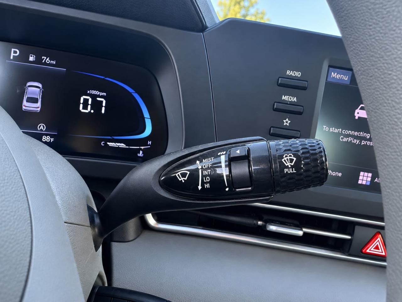 Hyundai Elantra SE 2024