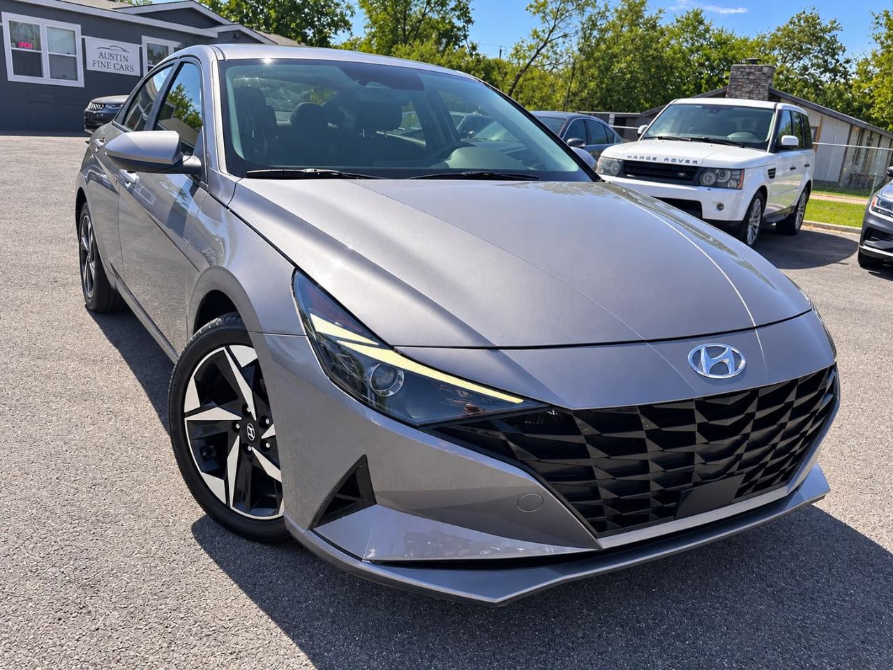 Hyundai Elantra  2023