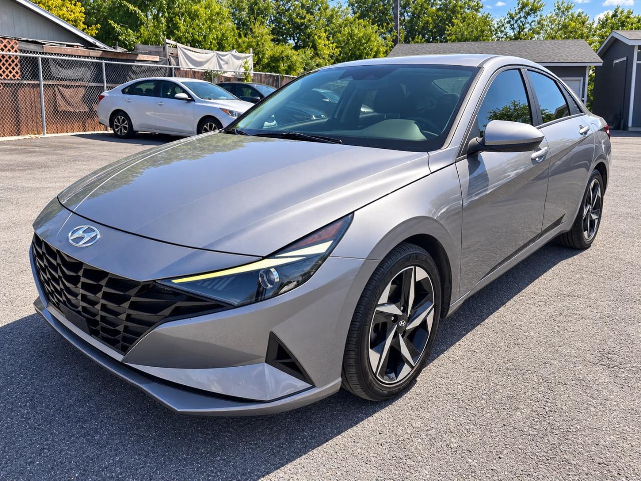 Hyundai Elantra  2023
