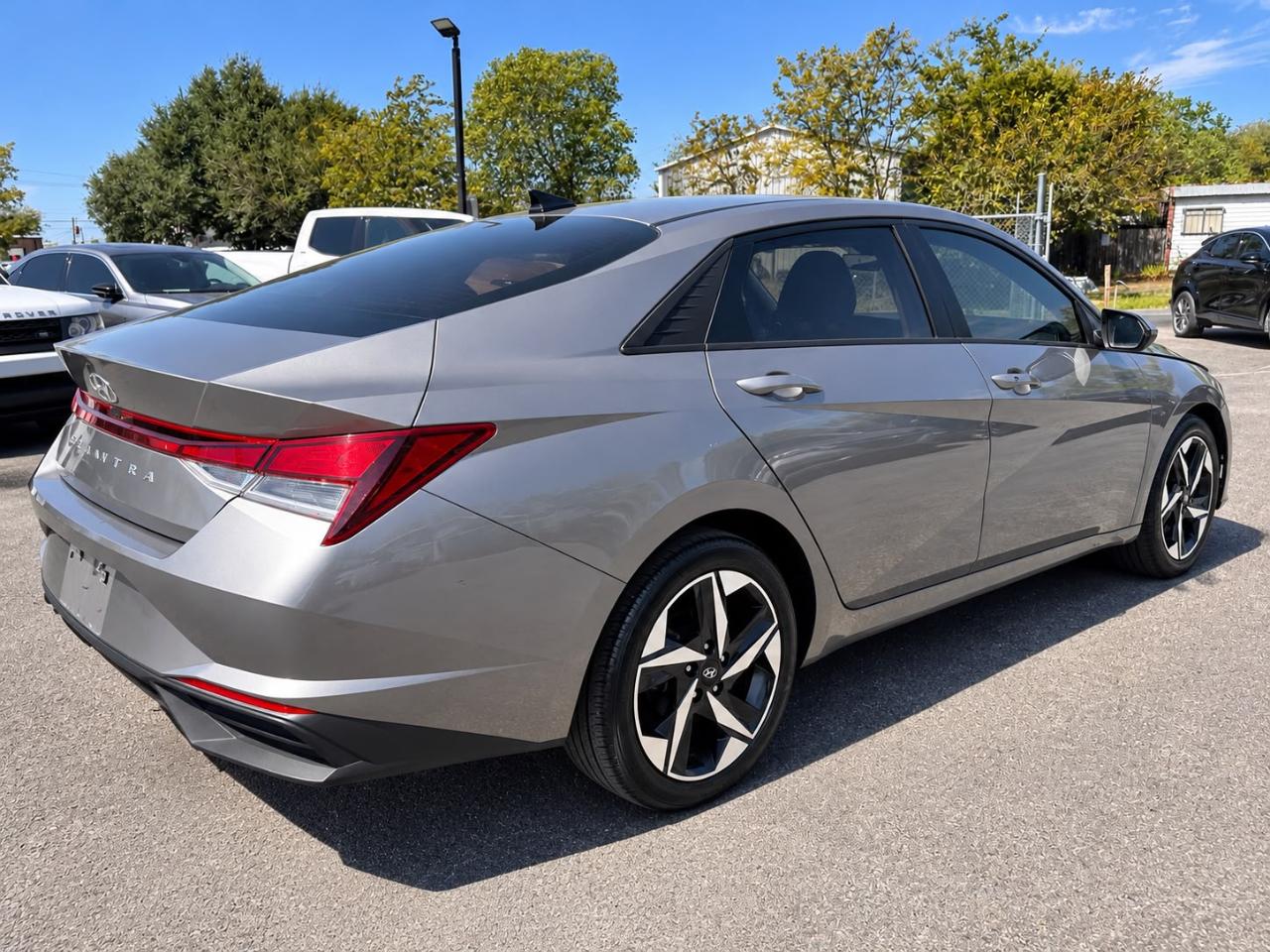 Hyundai Elantra  2023