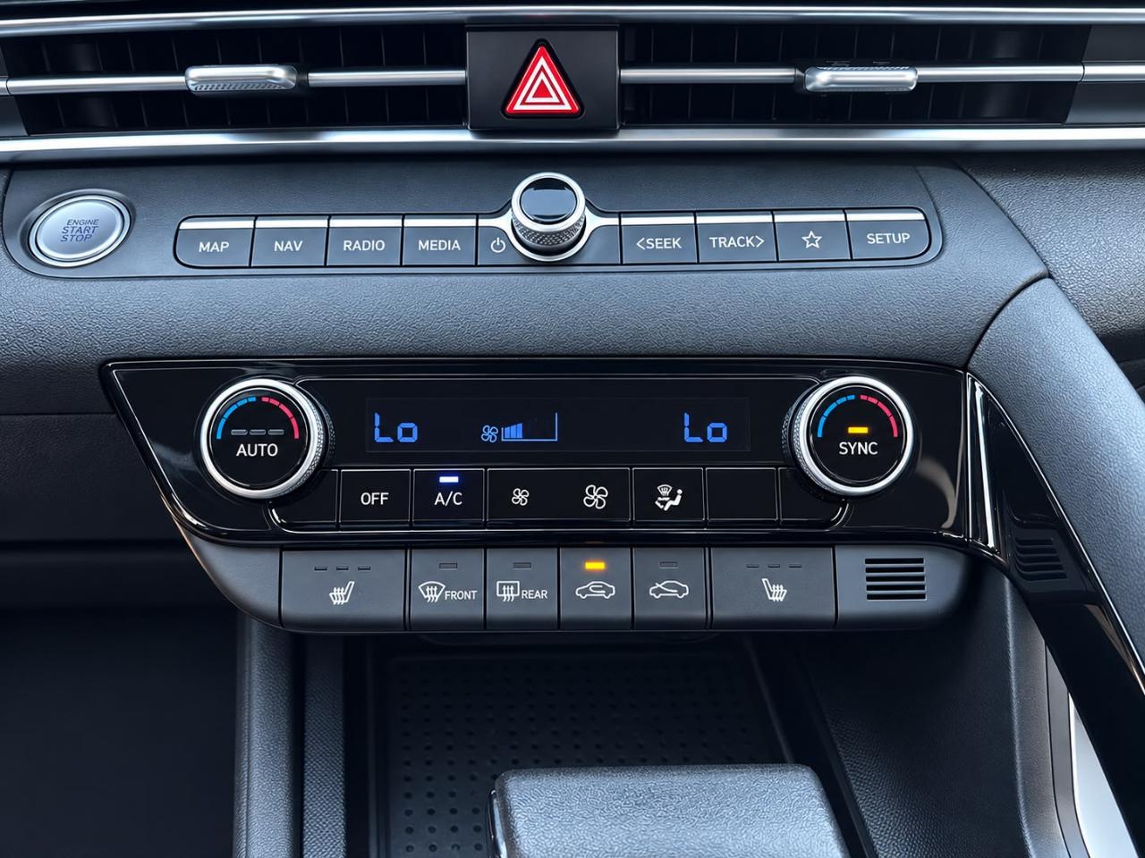 Hyundai Elantra  2023