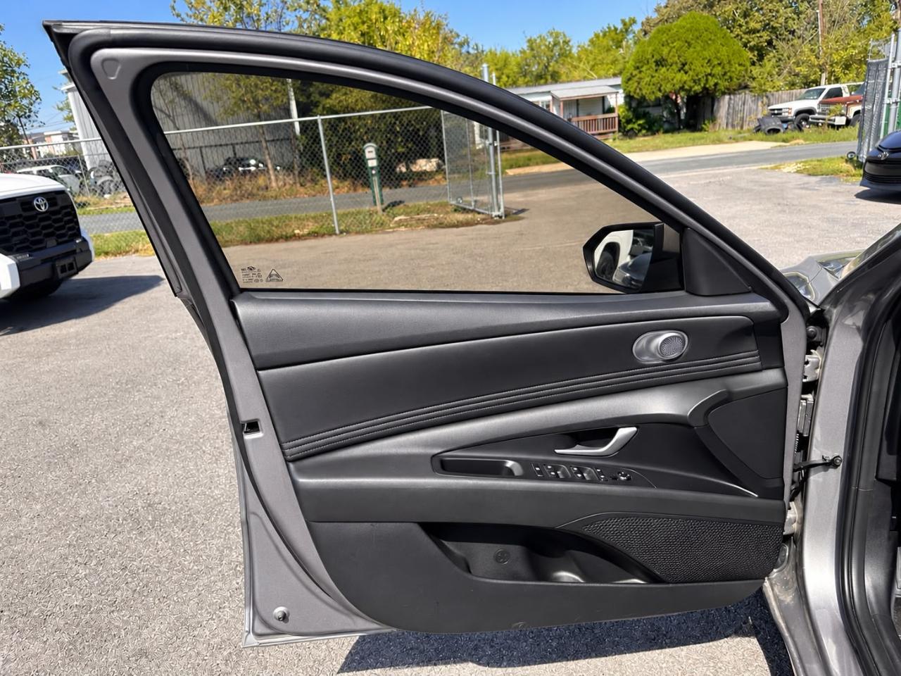 Hyundai Elantra  2023