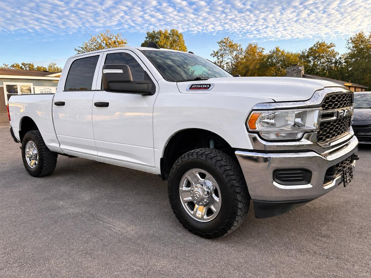 RAM 2500 Tradesman Crew Cab SWB 4WD 2023