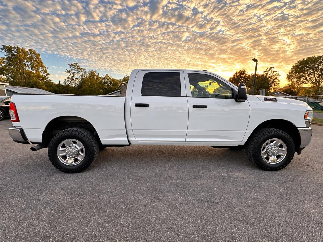 RAM 2500 Tradesman Crew Cab SWB 4WD 2023
