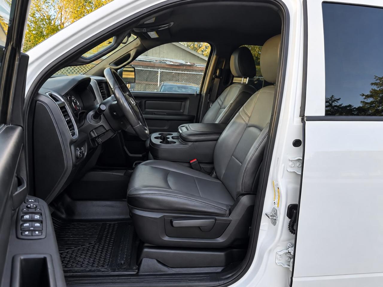 RAM 2500 Tradesman Crew Cab SWB 4WD 2023