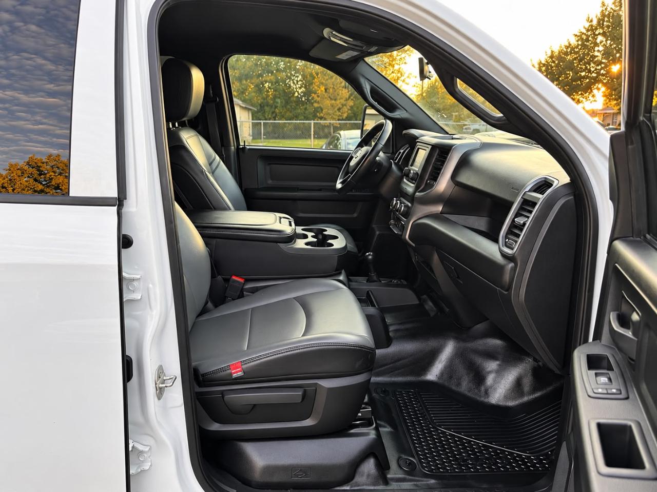 RAM 2500 Tradesman Crew Cab SWB 4WD 2023