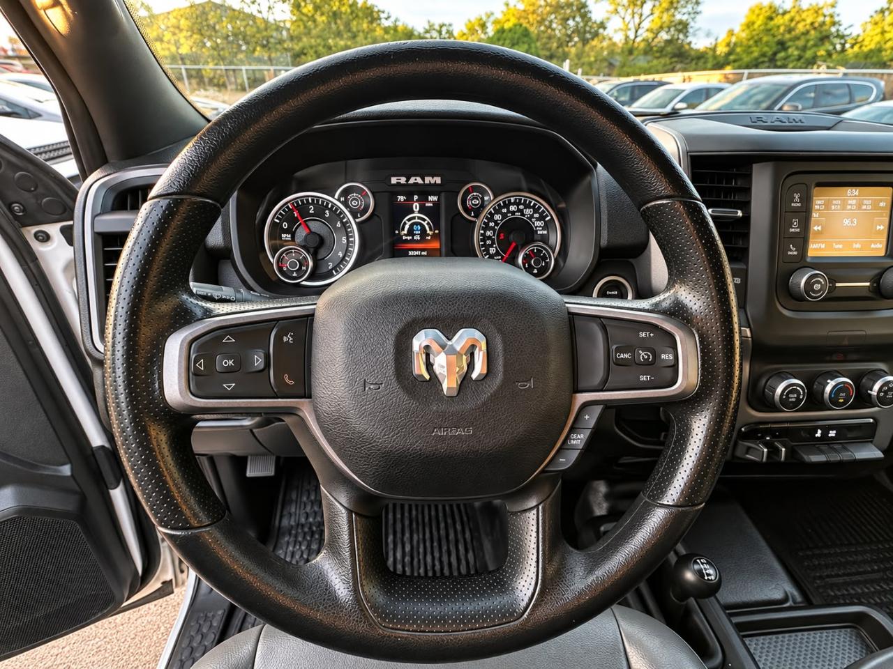 RAM 2500 Tradesman Crew Cab SWB 4WD 2023