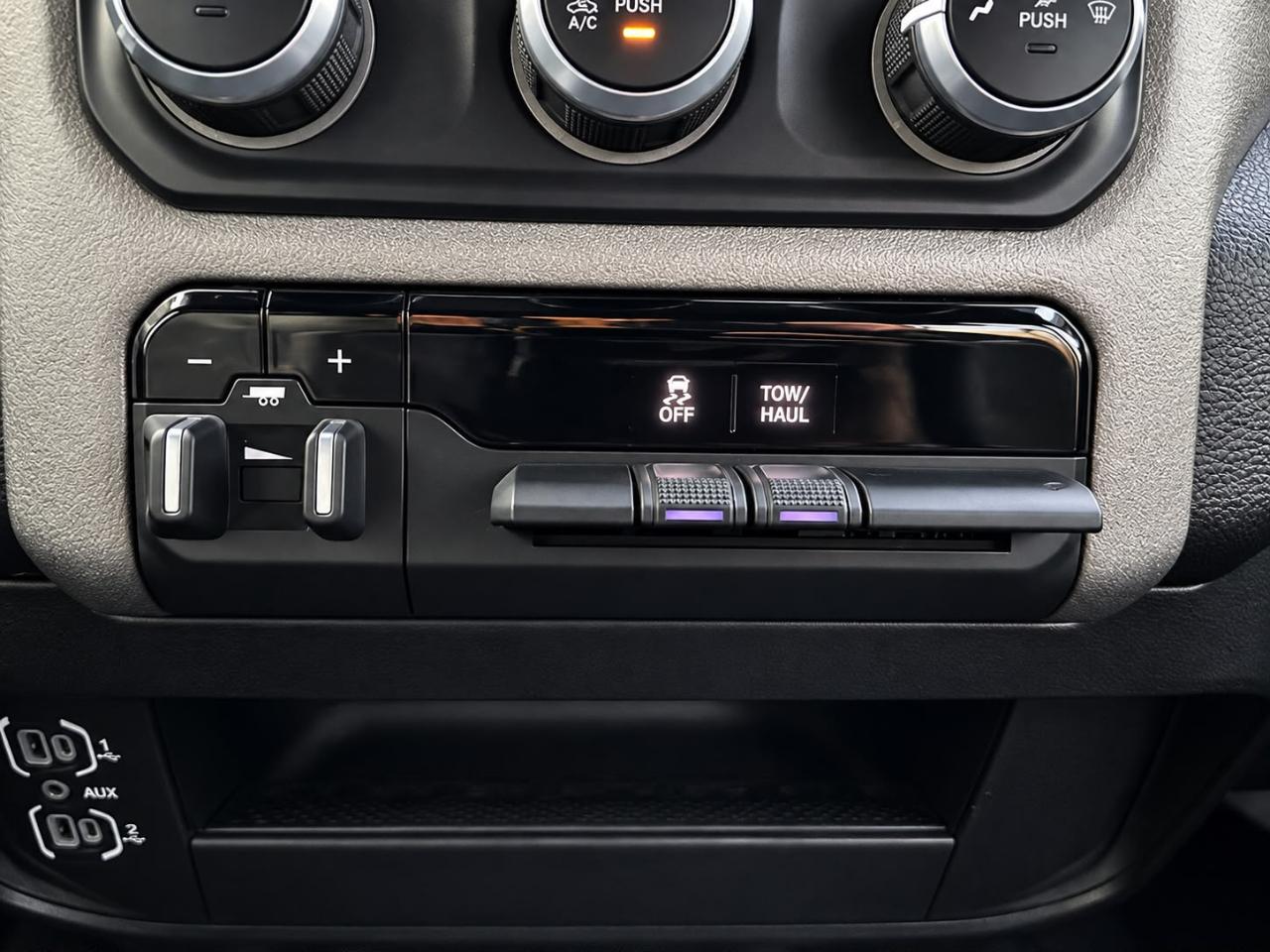 RAM 2500 Tradesman Crew Cab SWB 4WD 2023