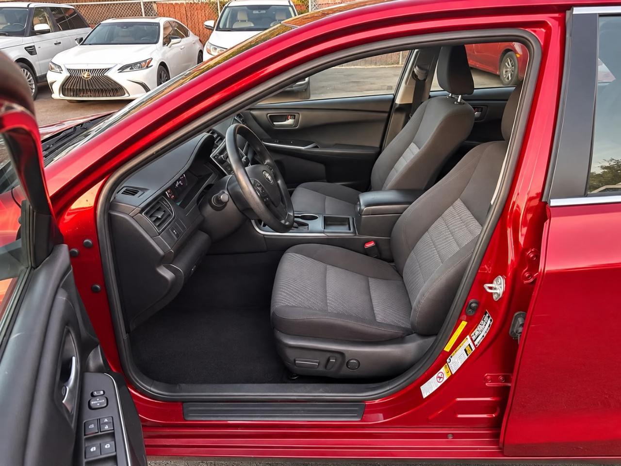 Toyota Camry SE 2017