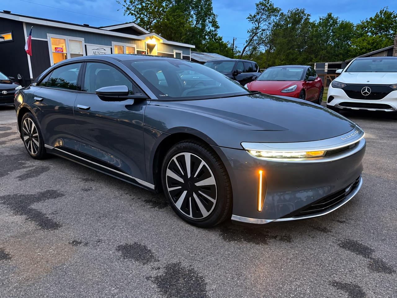 Lucid Air Pure 2024