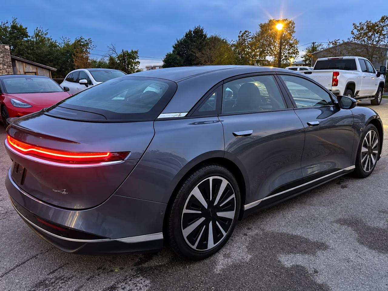 Lucid Air Pure 2024