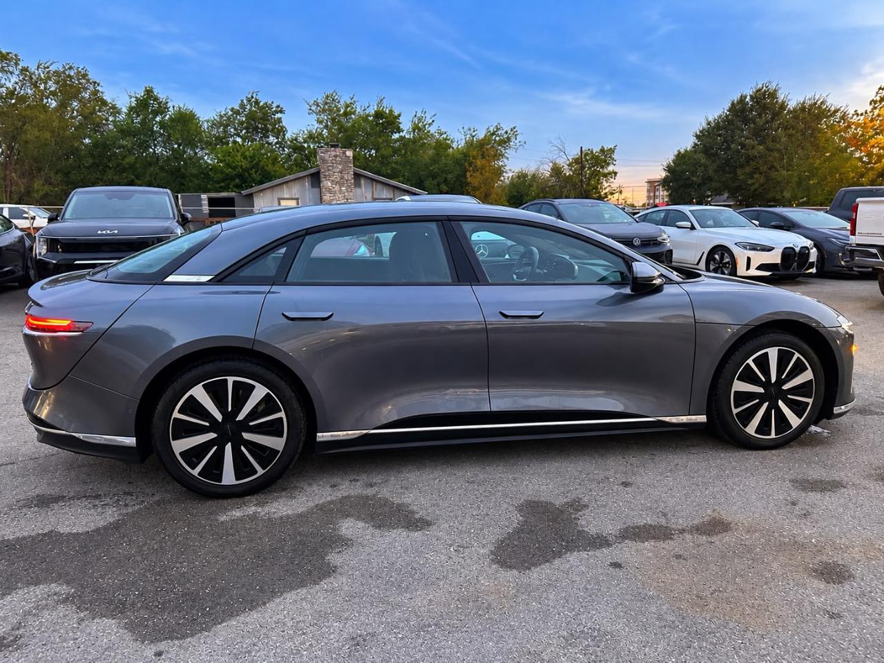 Lucid Air Pure 2024