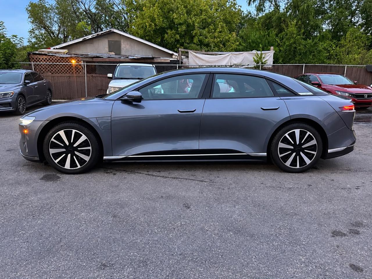 Lucid Air Pure 2024