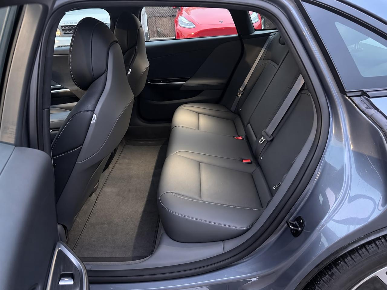 Lucid Air Pure 2024
