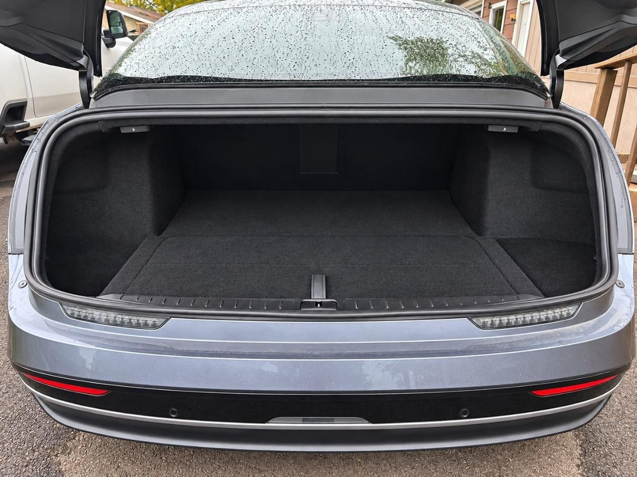 Lucid Air Pure 2024