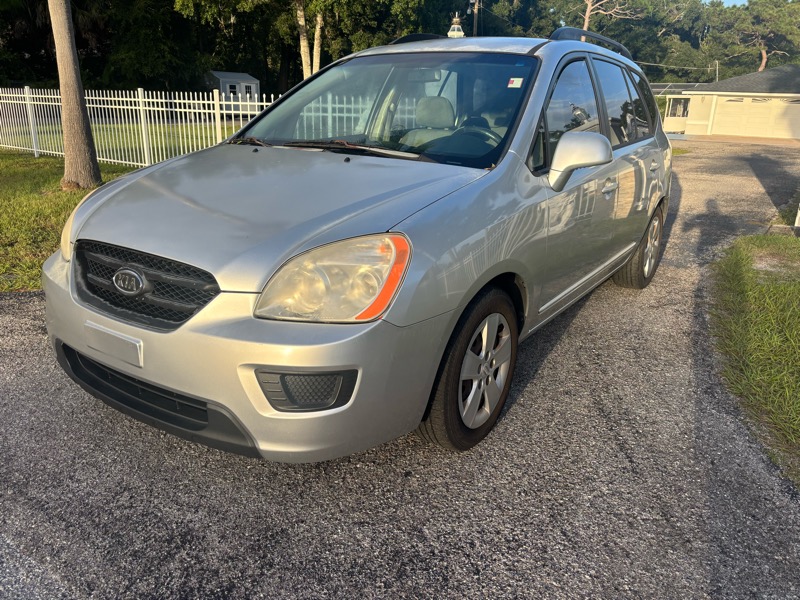 2009 Kia Rondo Base