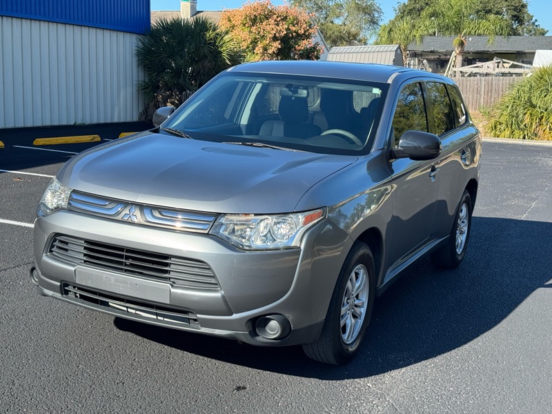 2014 Mitsubishi Outlander ES 2WD