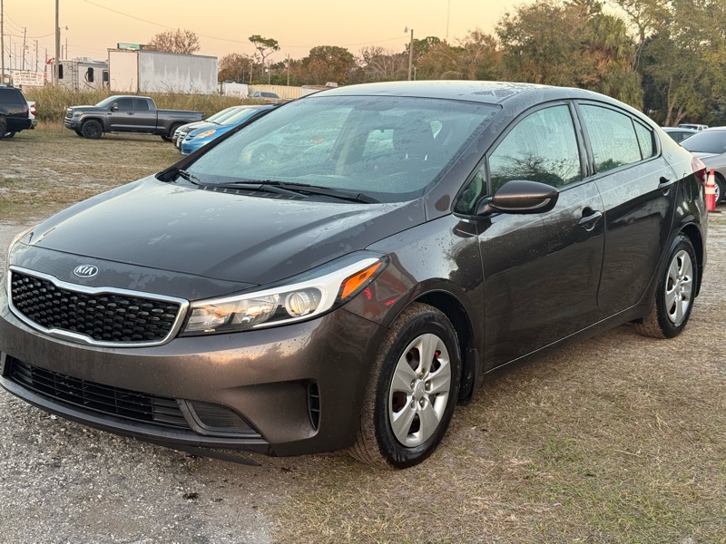 2017 Kia Forte LX 6A