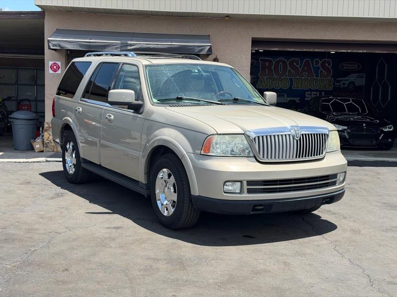 2005 Lincoln Navigator Luxury 2WD