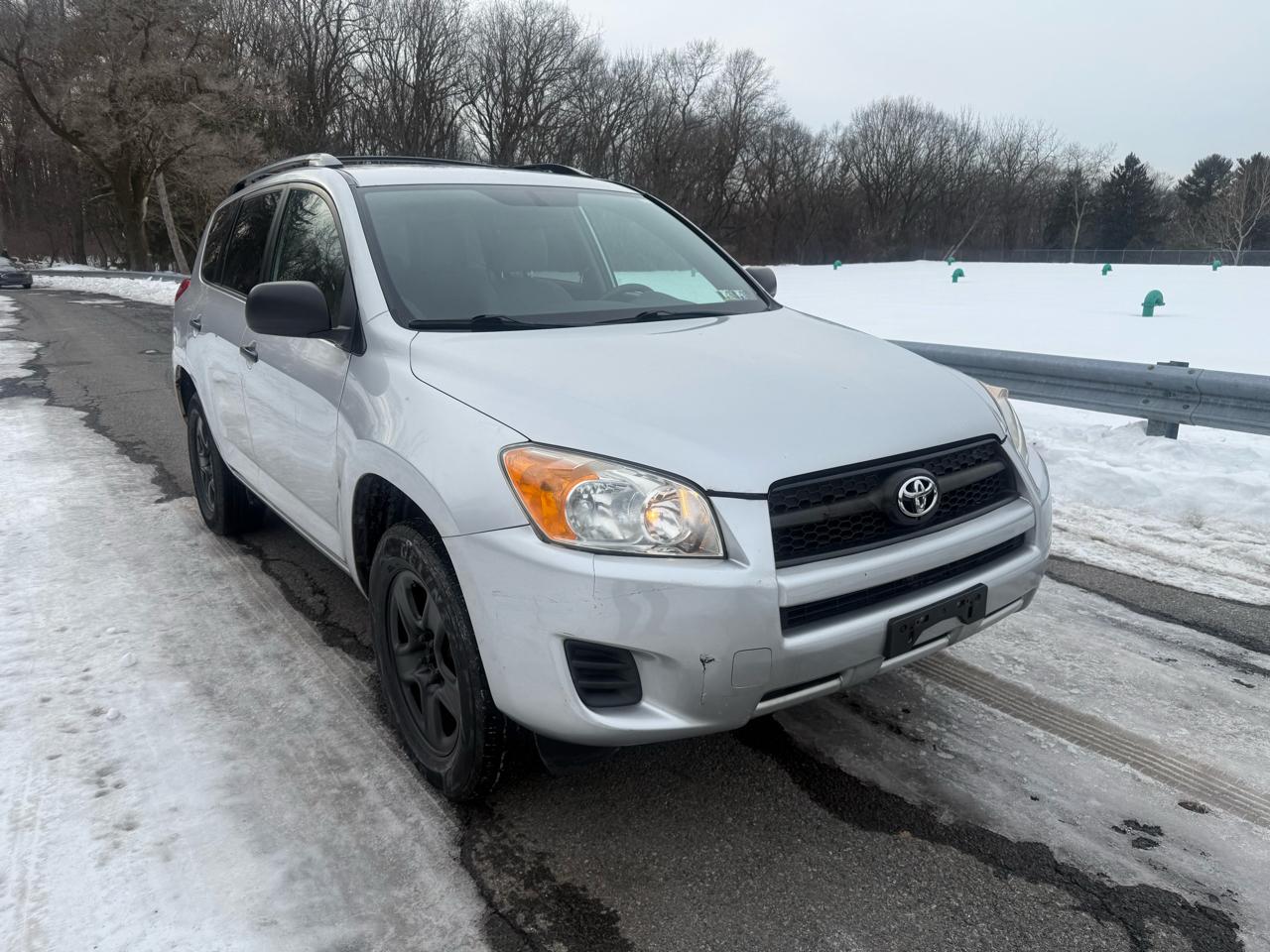 Toyota RAV4 Base I4 2WD 2012