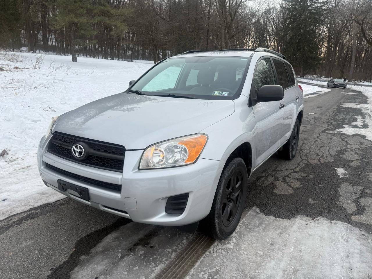 Toyota RAV4 Base I4 2WD 2012