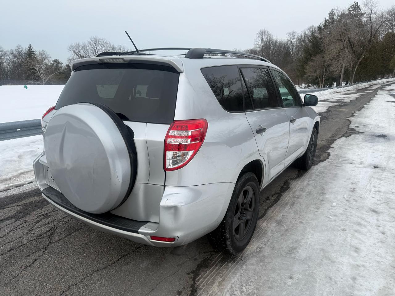 Toyota RAV4 Base I4 2WD 2012