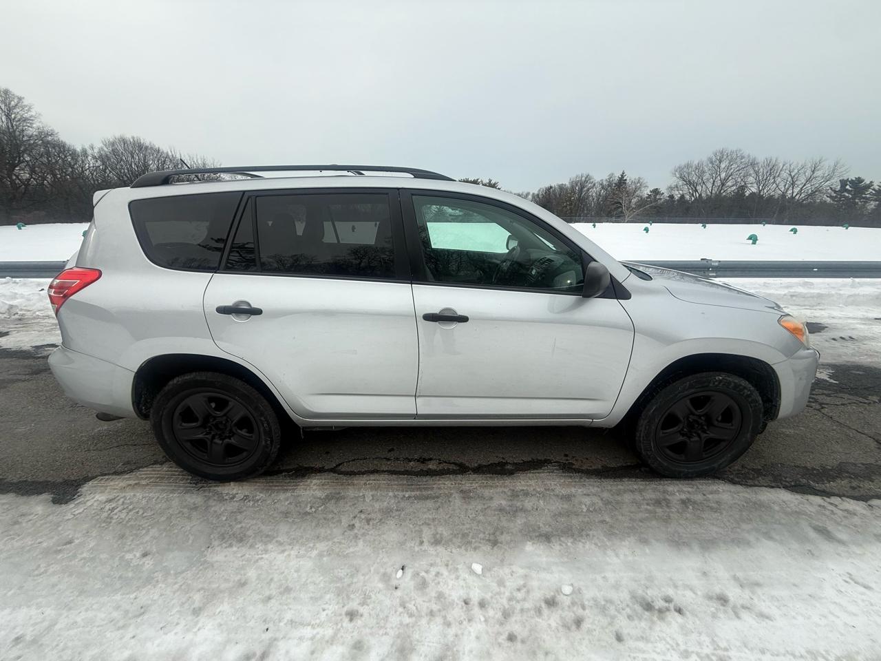 Toyota RAV4 Base I4 2WD 2012
