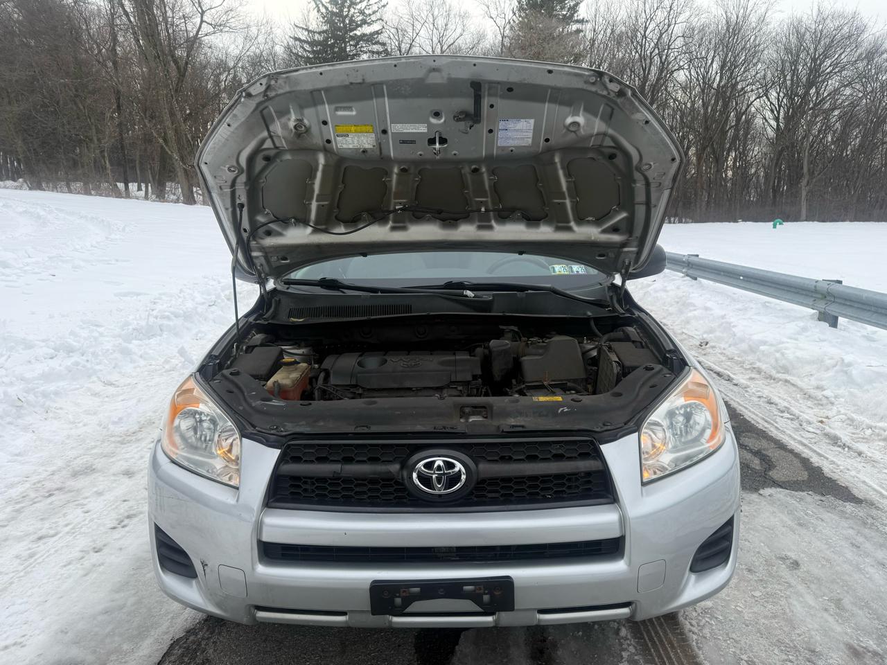 Toyota RAV4 Base I4 2WD 2012