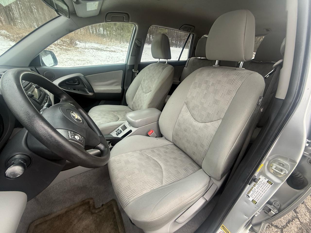 Toyota RAV4 Base I4 2WD 2012