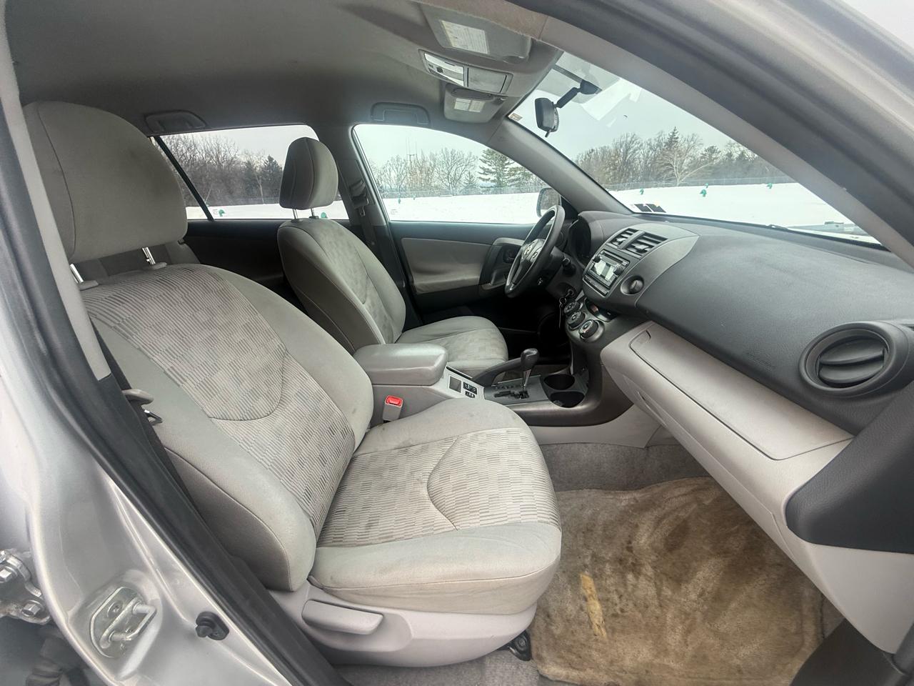 Toyota RAV4 Base I4 2WD 2012