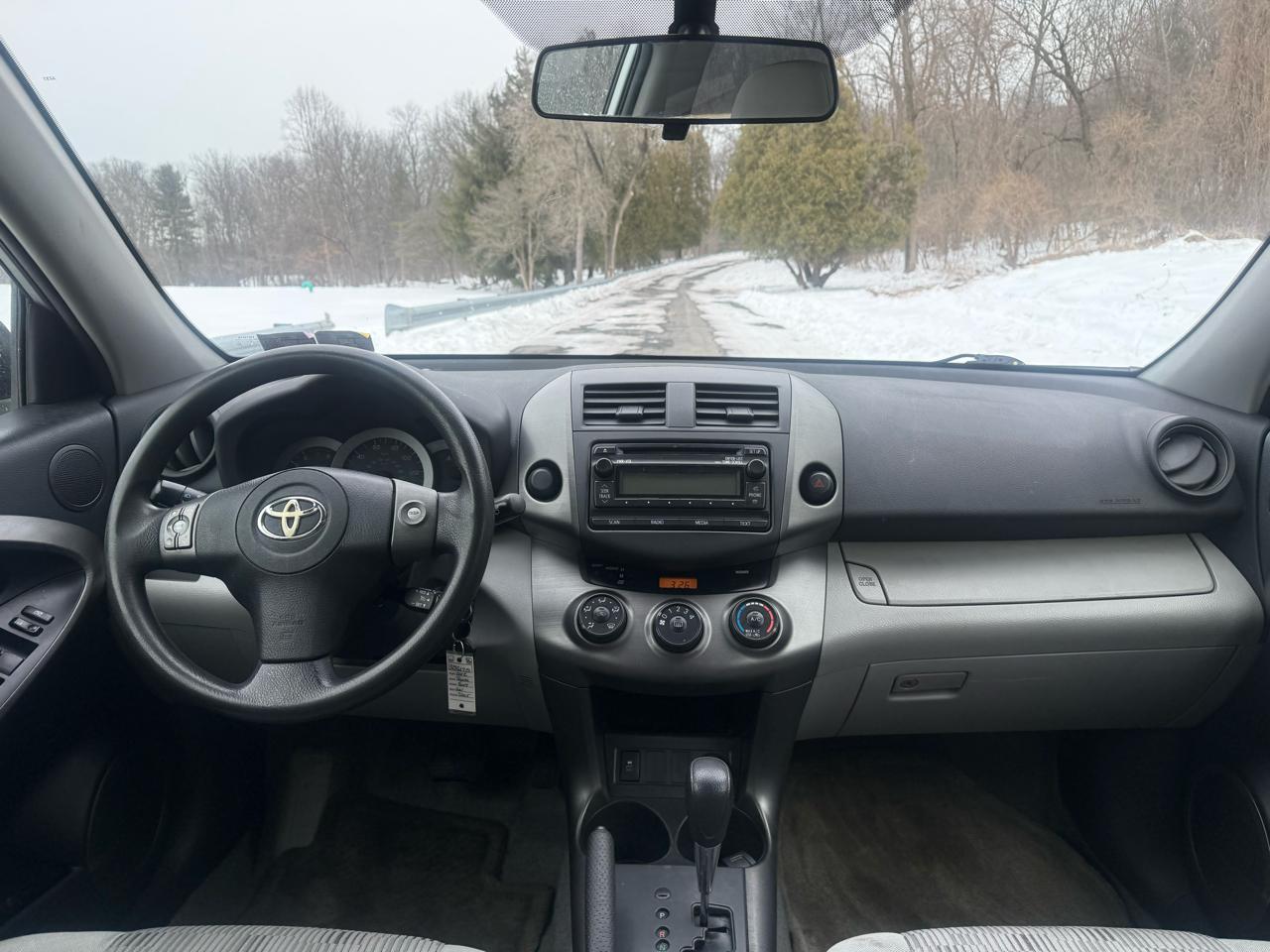 Toyota RAV4 Base I4 2WD 2012