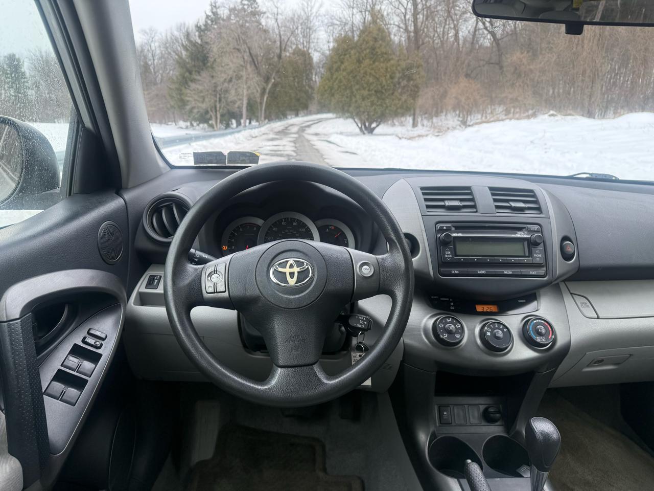 Toyota RAV4 Base I4 2WD 2012