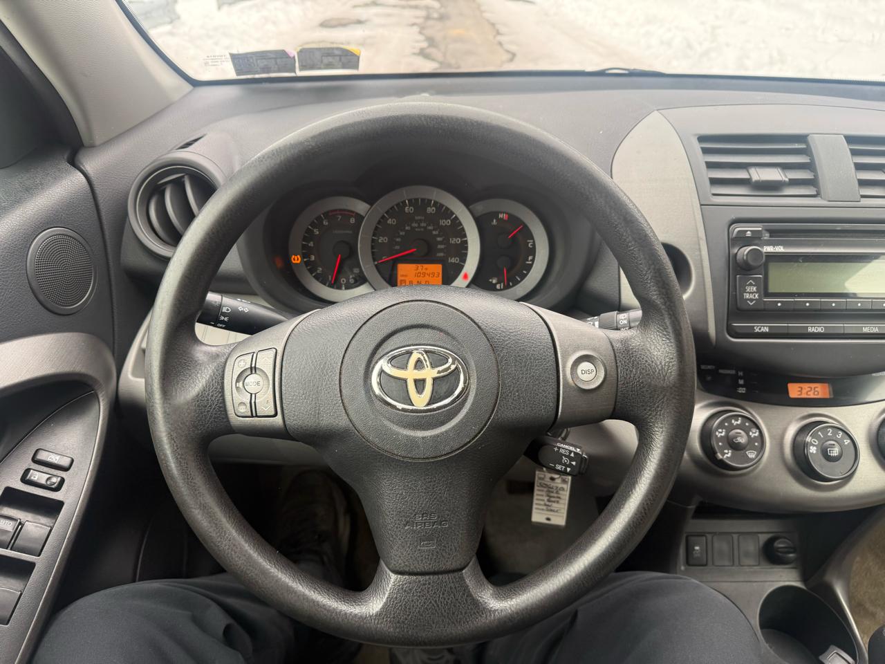 Toyota RAV4 Base I4 2WD 2012