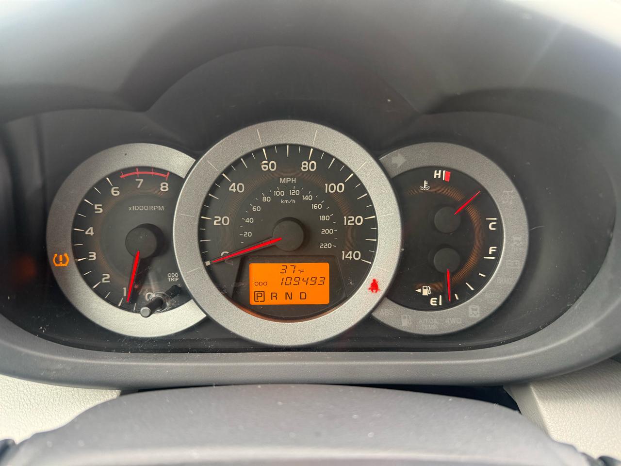 Toyota RAV4 Base I4 2WD 2012