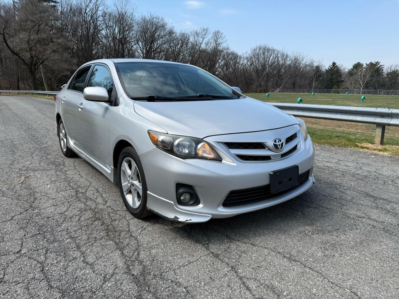 Toyota Corolla S 5-Speed MT 2013