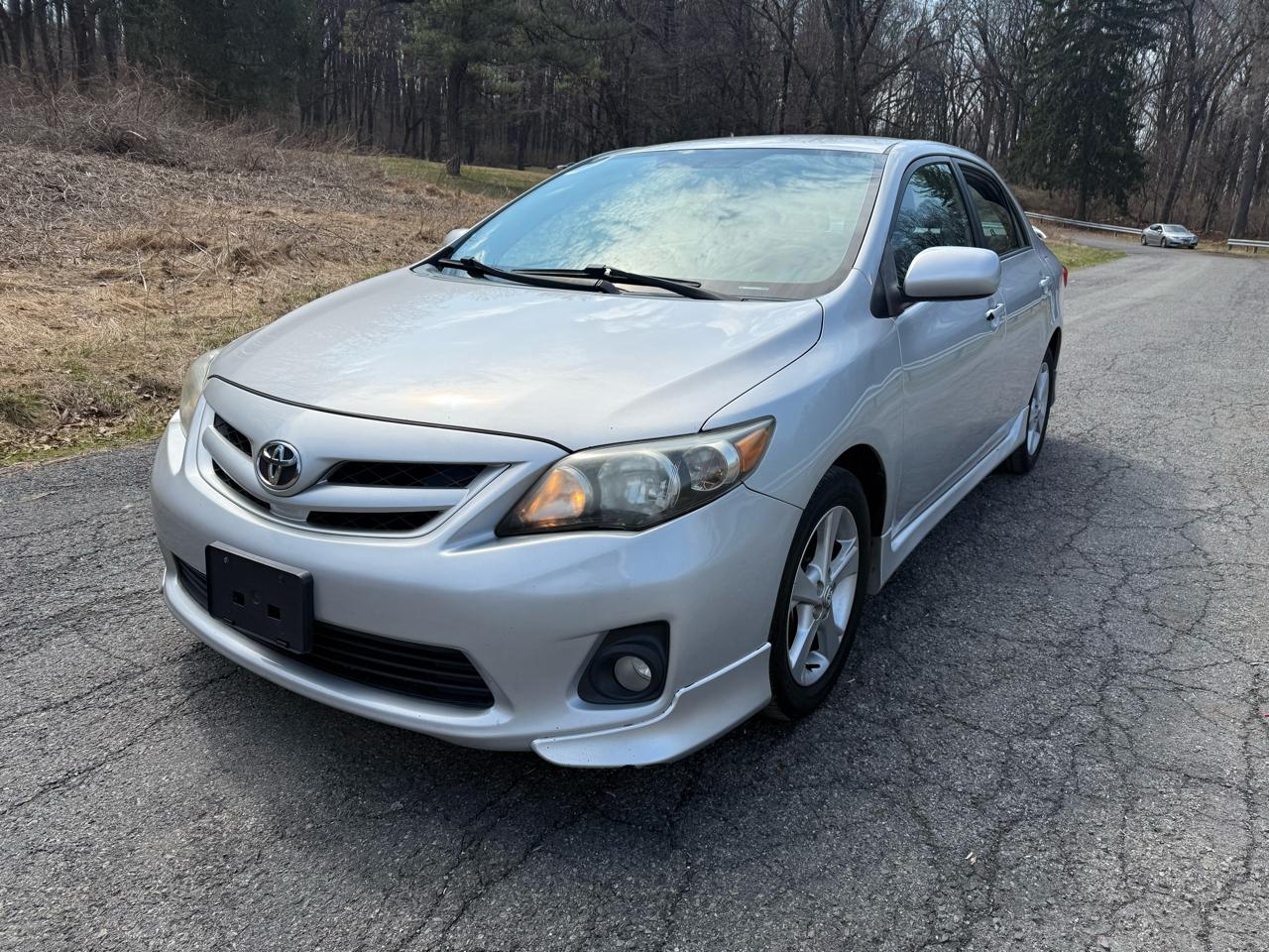 Toyota Corolla S 5-Speed MT 2013
