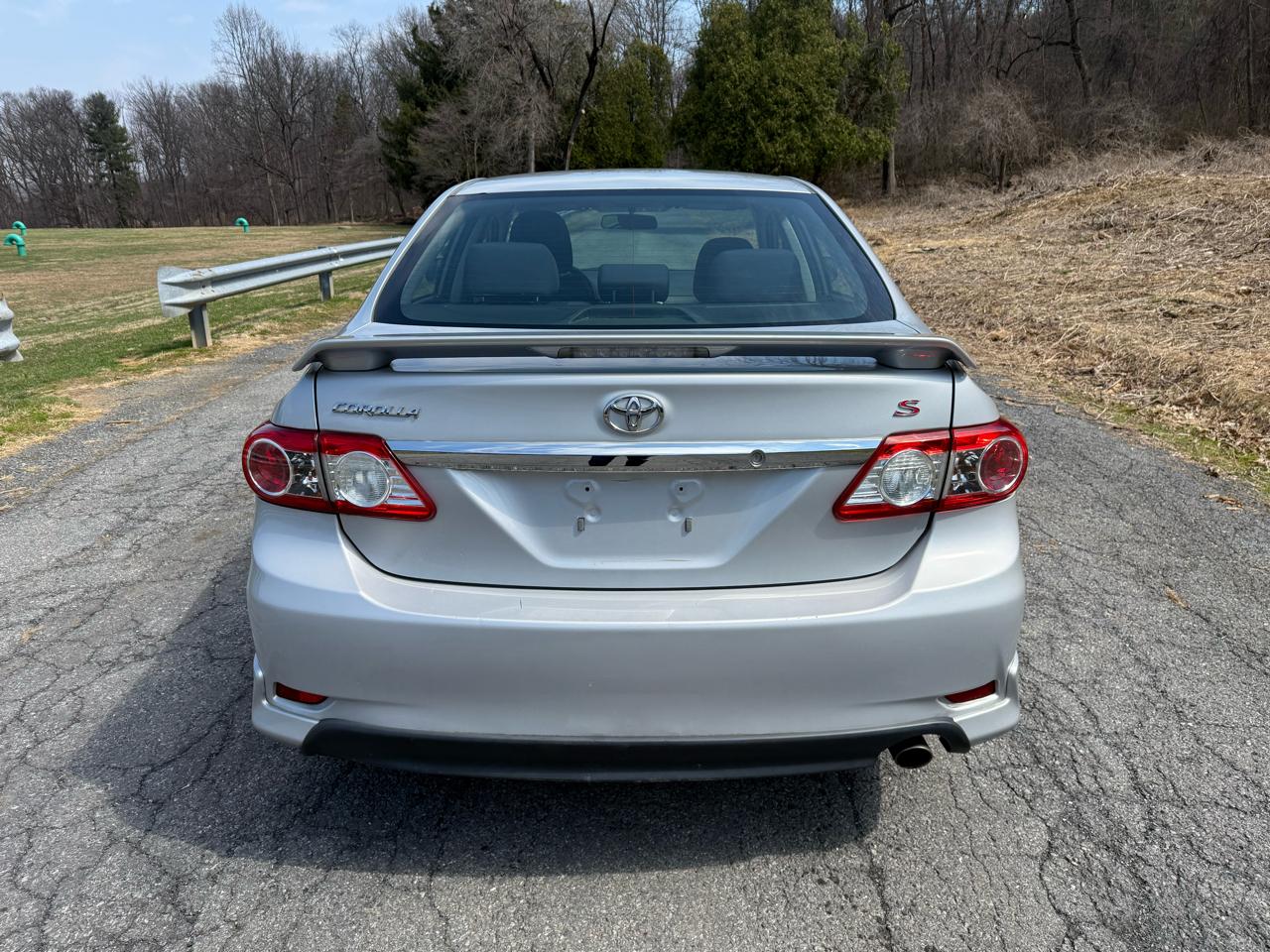 Toyota Corolla S 5-Speed MT 2013