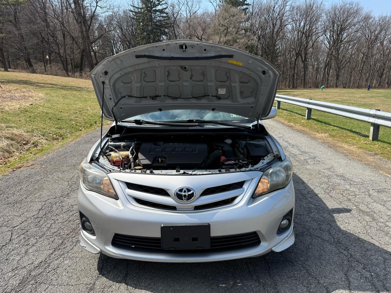 Toyota Corolla S 5-Speed MT 2013