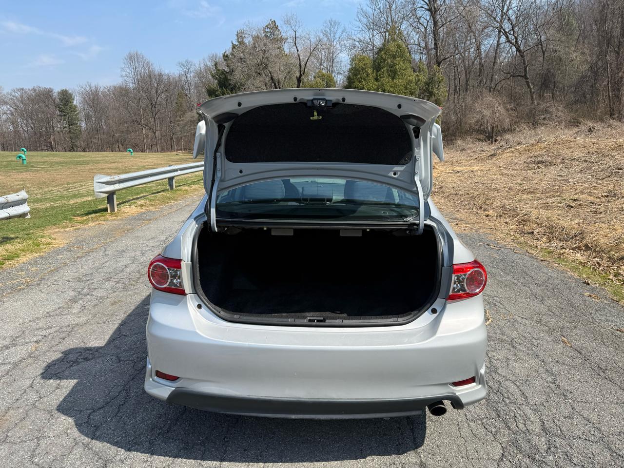 Toyota Corolla S 5-Speed MT 2013