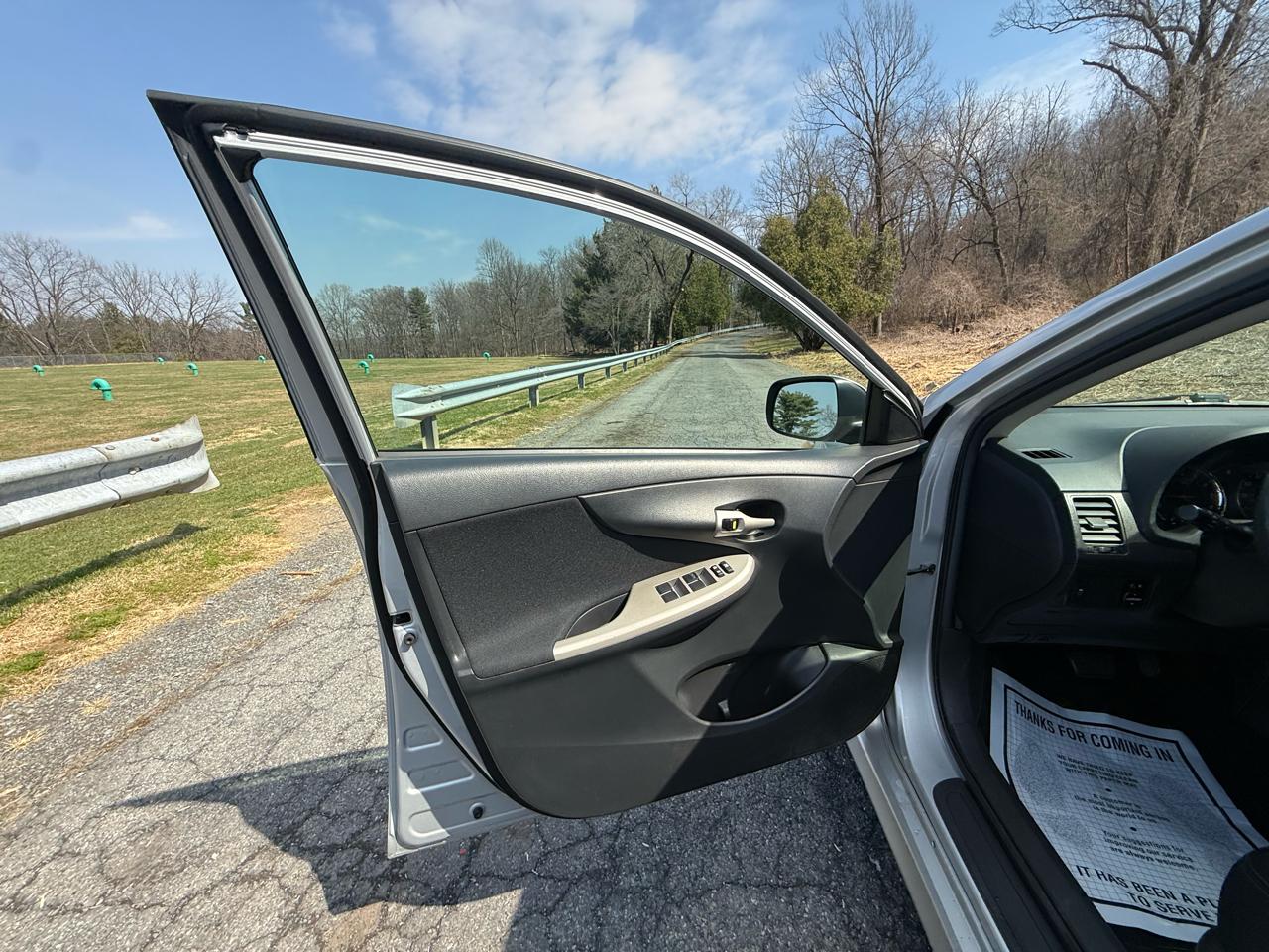 Toyota Corolla S 5-Speed MT 2013