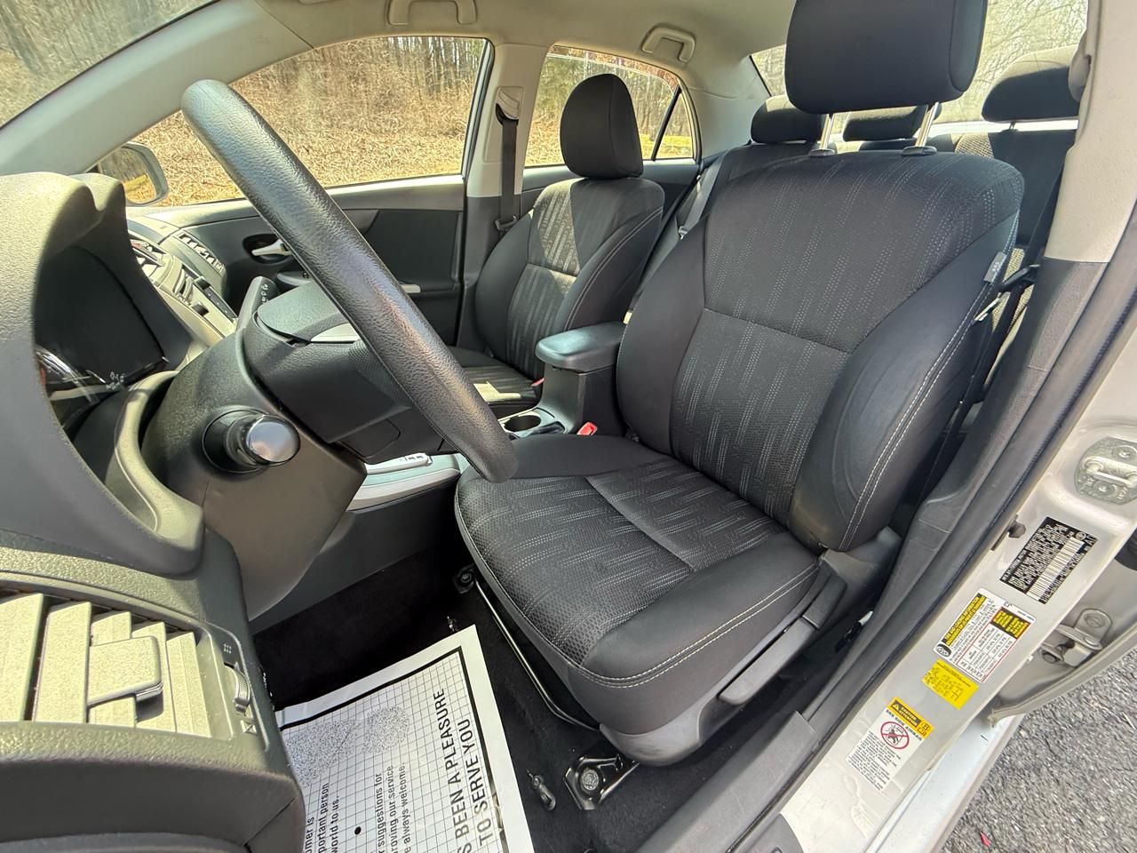 Toyota Corolla S 5-Speed MT 2013