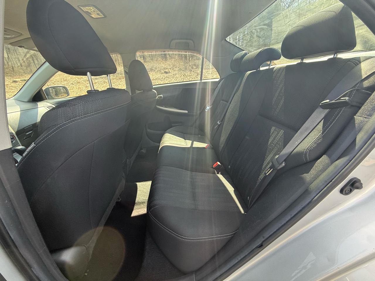 Toyota Corolla S 5-Speed MT 2013