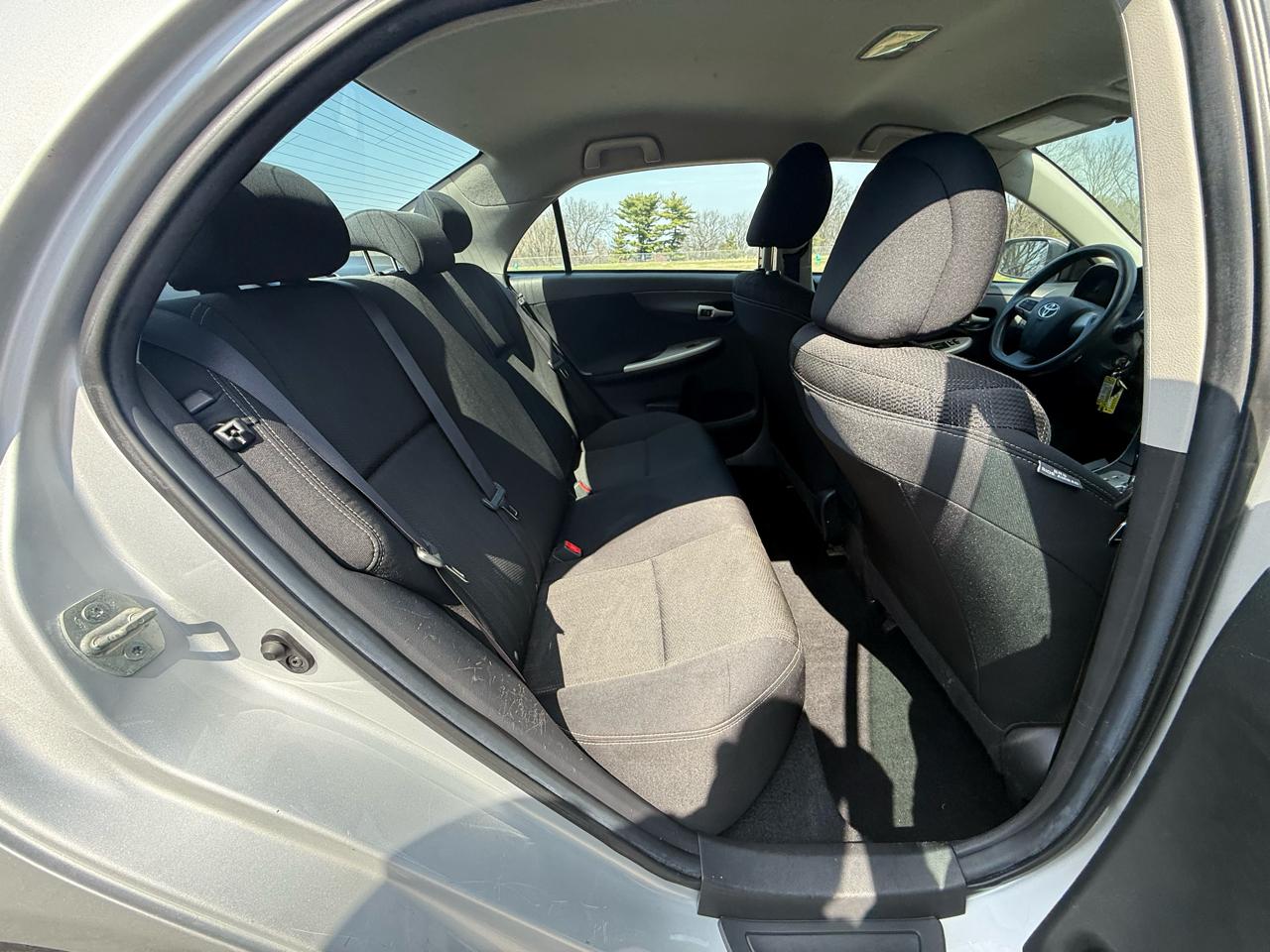 Toyota Corolla S 5-Speed MT 2013