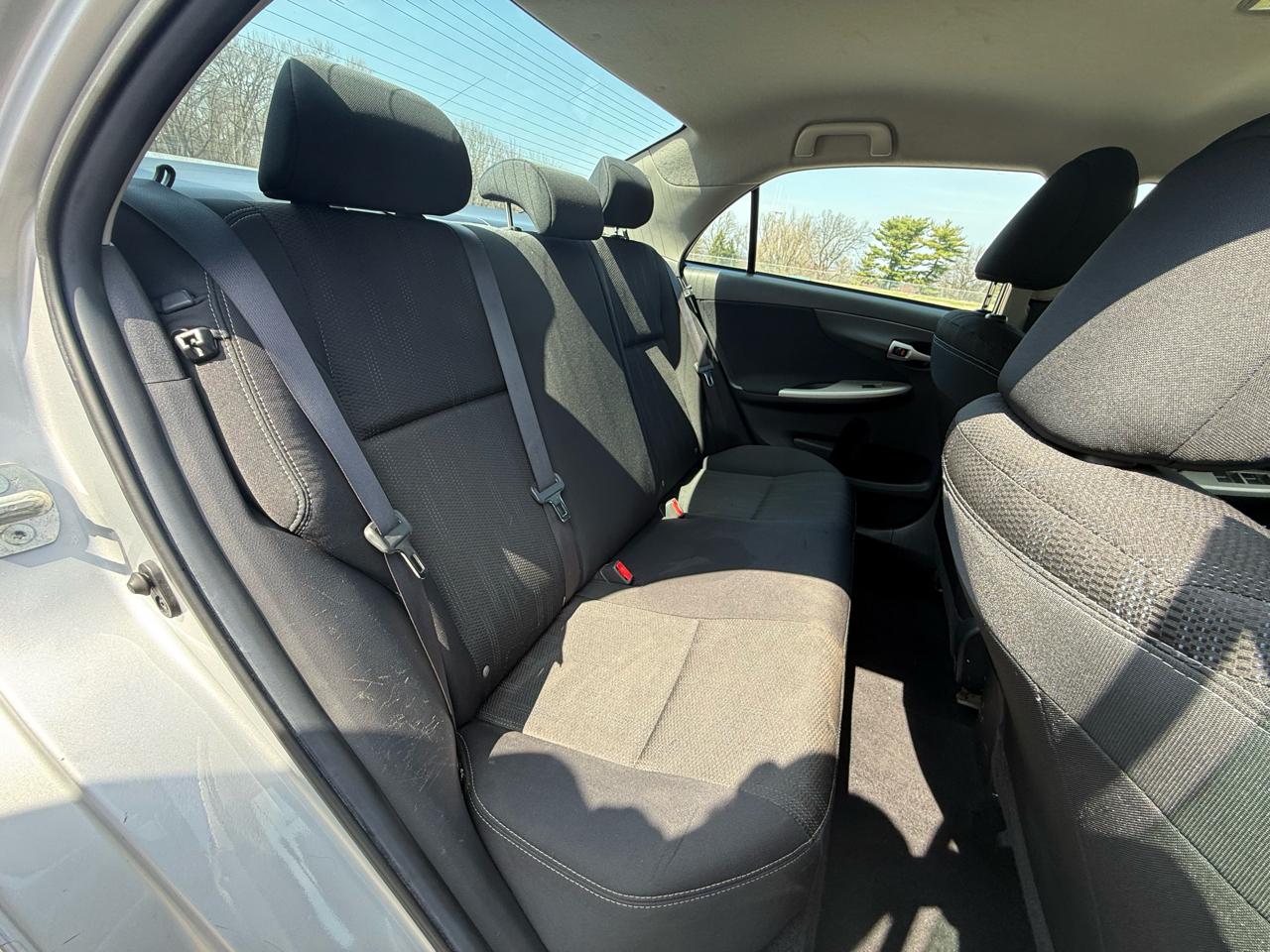 Toyota Corolla S 5-Speed MT 2013