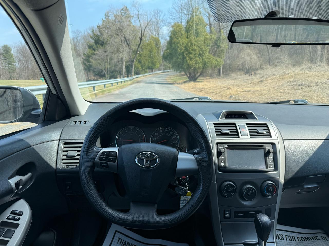 Toyota Corolla S 5-Speed MT 2013